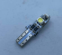 Load image into Gallery viewer, T5 3 LED SMD Canbus Bulb