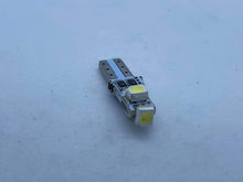 Load image into Gallery viewer, T5 3 LED SMD Canbus Bulb
