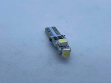 Load image into Gallery viewer, T5 3 LED SMD Canbus Bulb