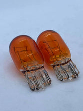 Load image into Gallery viewer, 580 T20 Amber Bulbs.